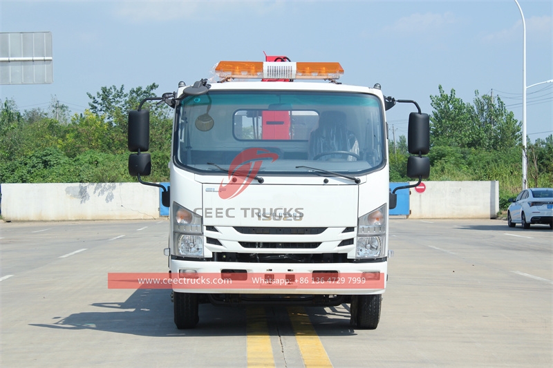 ISUZU ELF breakdown wrecker truck with 4ton crane made in China