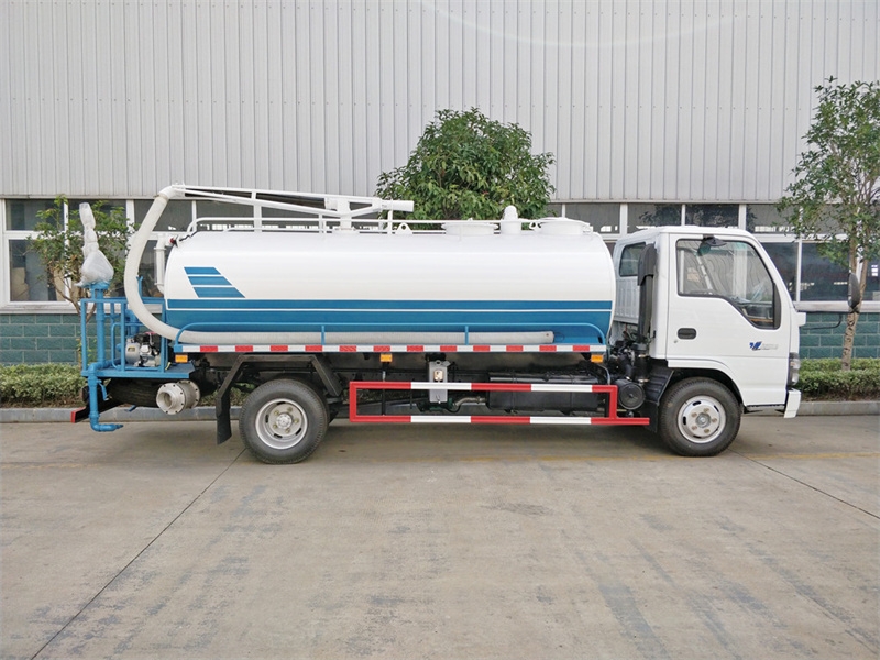 Isuzu NKR sewage cleaning truck made in China