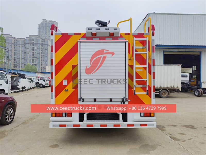 Isuzu FTR 8CBM fire fighting truck with factory direct sale