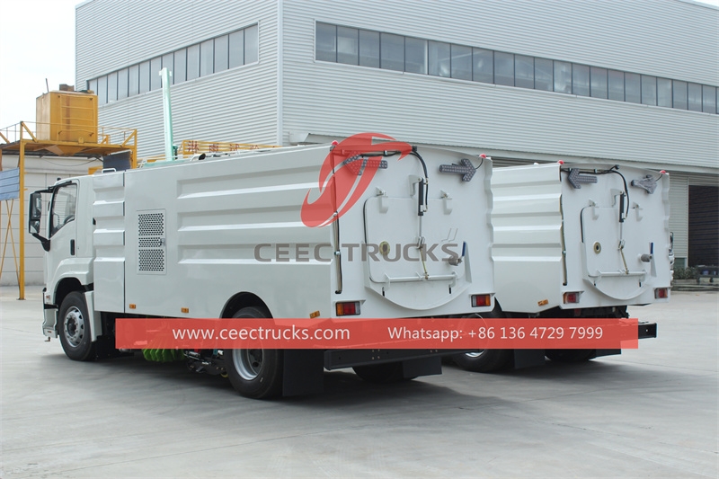 ISUZU FTR airport sweeper truck with factory direct sale