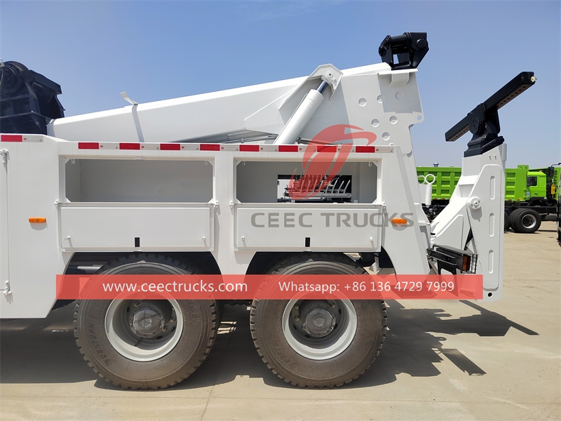 Shacman 10 wheels Road Wrecker 20 ton Truck Exported to Africa