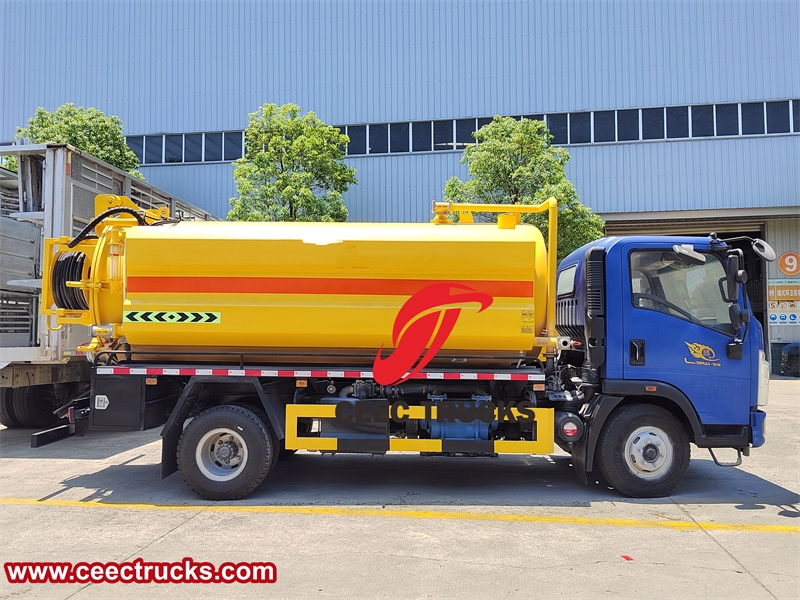 Howo 5 cbm truck mounted sewage jetter with factory direct sale