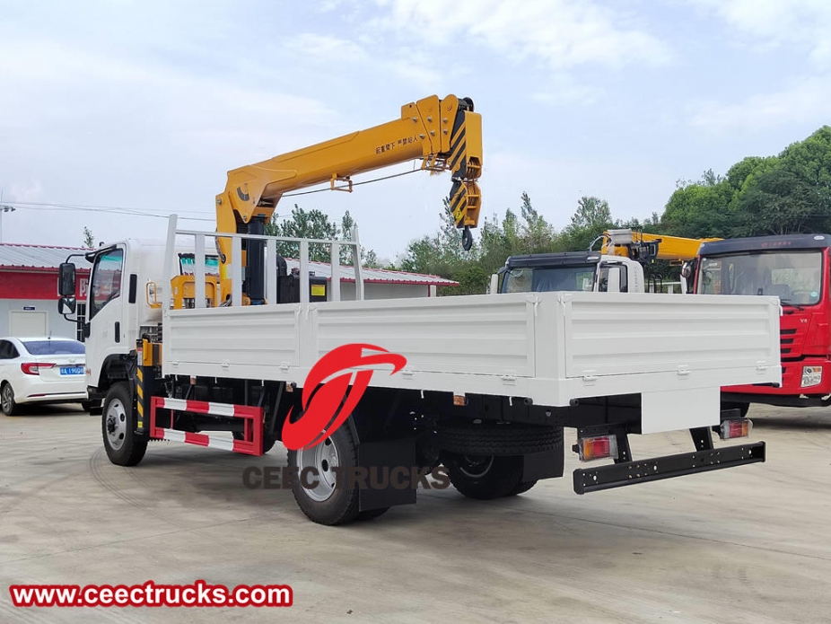 Isuzu 3 Ton Stiff boom crane truck