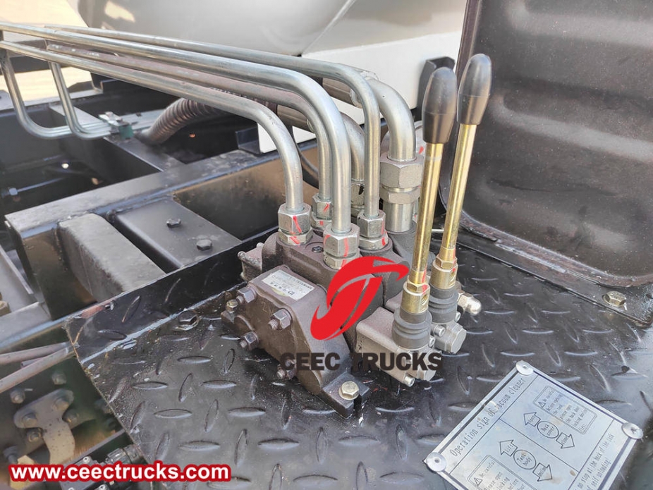 FAW 8 cbm septic vacuum truck