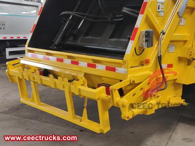 Howo 4x2 Compress Garbage Truck 8cbm Rear Loading Disposal Refuse Waste Compactor Truck