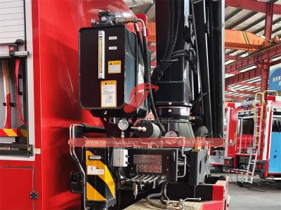HOWO 4x2 fire rescue truck with lighting system