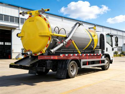 Isuzu light 8,000L vacuum suction truck