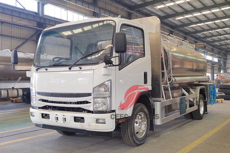 Isuzu ELF kanang kamay na nagmaneho ng trak ng tangke ng gasolina ng aluminyo haluang metal