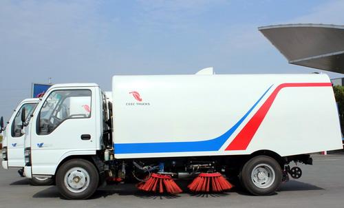 Sinisiyasat ng customer ng Nigeria ang mga ISUZU road sweeper truck