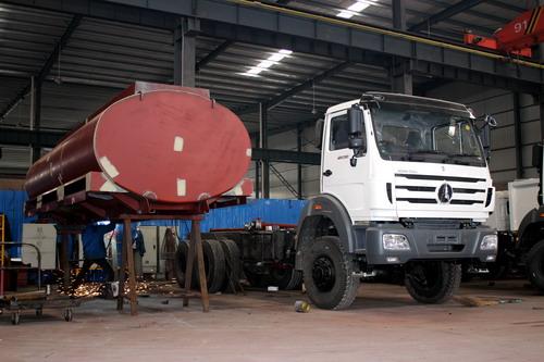 Produksyon ng 20 CBM water tanker truck ( Part 5- Tanker body painting)