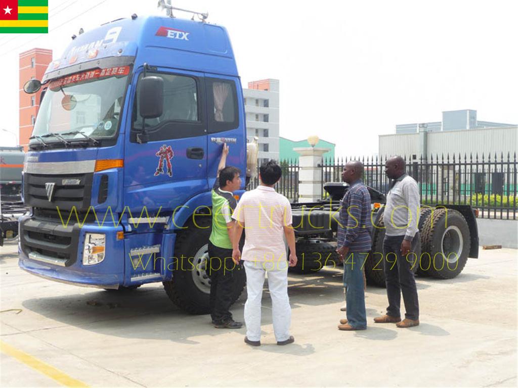 Customer ng Togo na bumibisita sa CEEC na bumibili ng FOTON prime mover