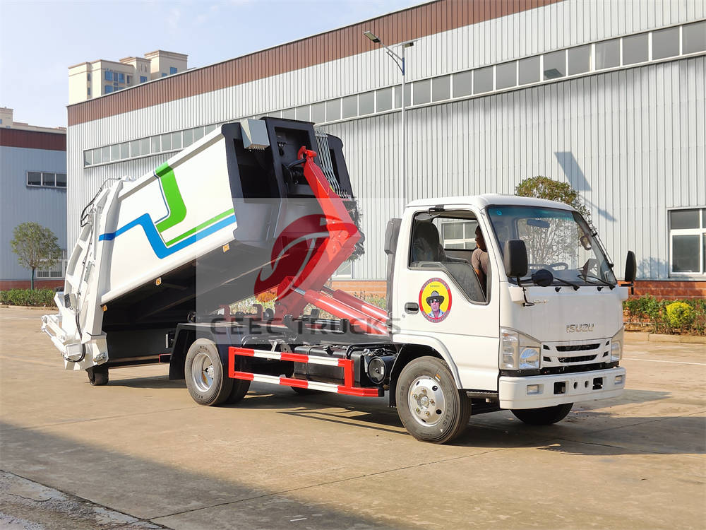 Ang Isuzu 600P rear loader na may hook lift ay inilunsad ng CEEC TRUCKS